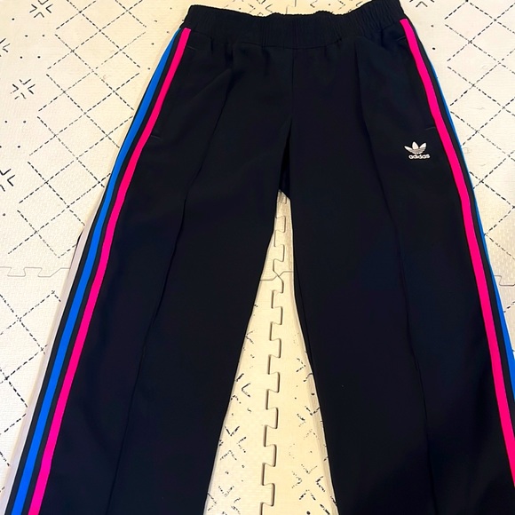 Adidas 3stripes Cropped Pants - Picture 2 of 4